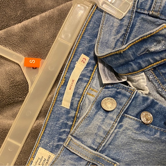 Levi’s Wedgie Jeans - Picture 4 of 8